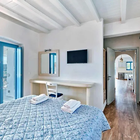 Luxurious Seirios Villa