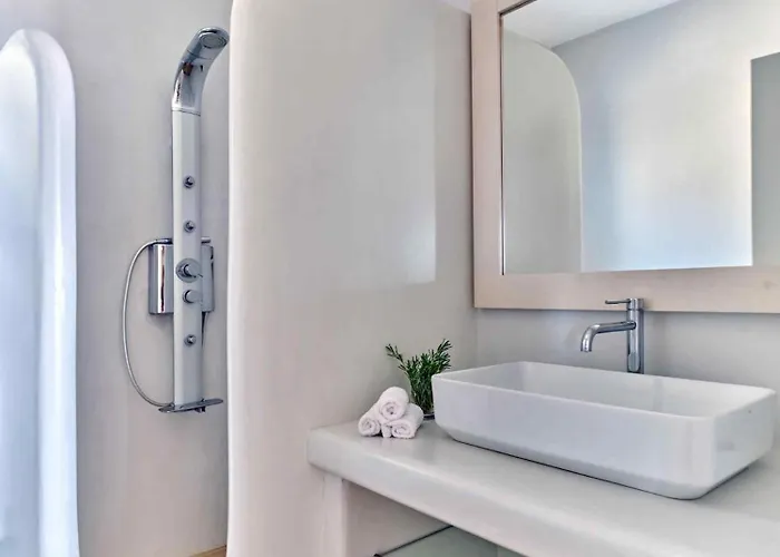 Luxurious Seirios Isterni (Paros)